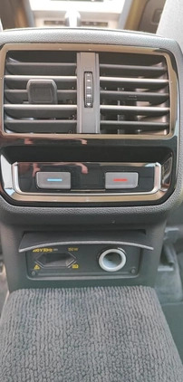 Volkswagen Passat cena 63900 przebieg: 177000, rok produkcji 2015 z Tuchola małe 92